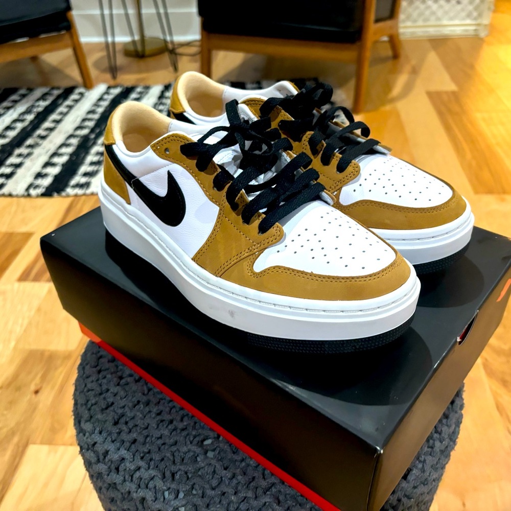 WMNS Air Jordan 1 Elevate Low Khaki/Black/White